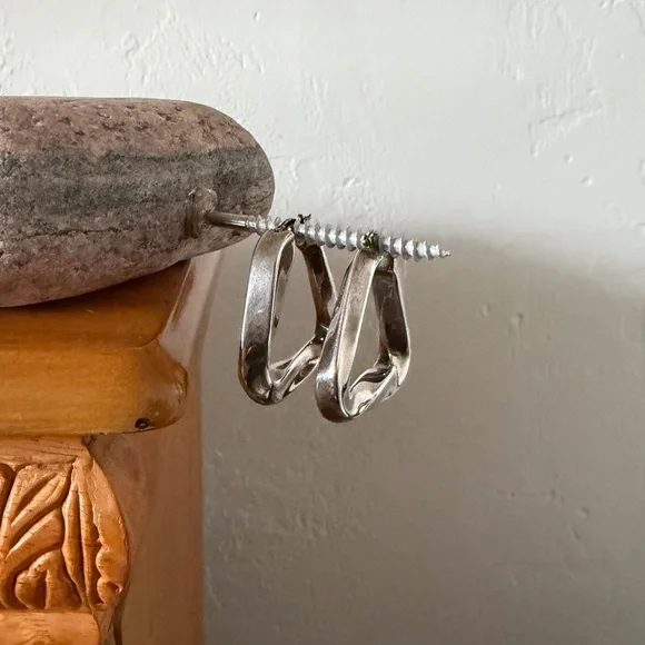 Vintage Bottega Veneta 925 Silver Twist Triangle Hoop Earrings - Picture 2 of 5